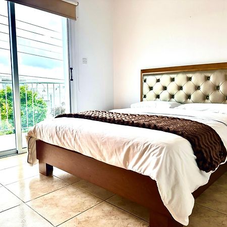 Nanas Vacation House Пафос Екстер'єр фото
