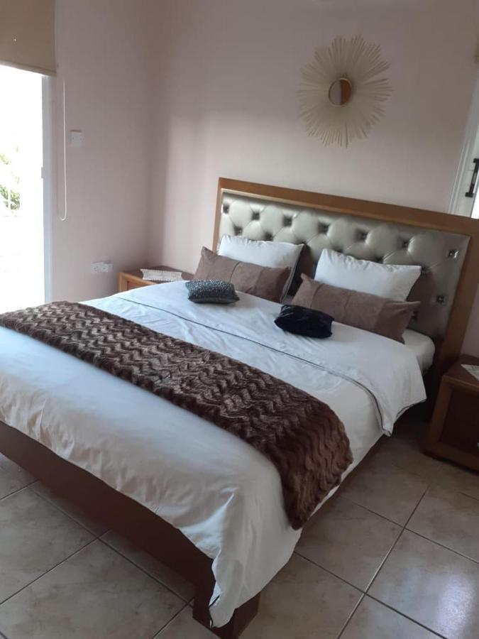 Nanas Vacation House Пафос Екстер'єр фото