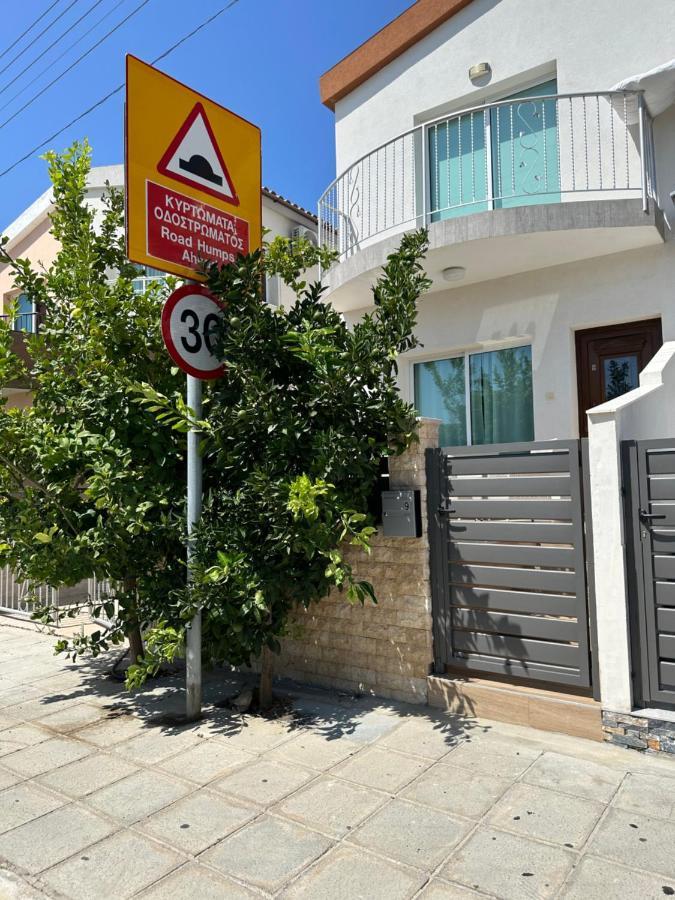 Nanas Vacation House Пафос Екстер'єр фото