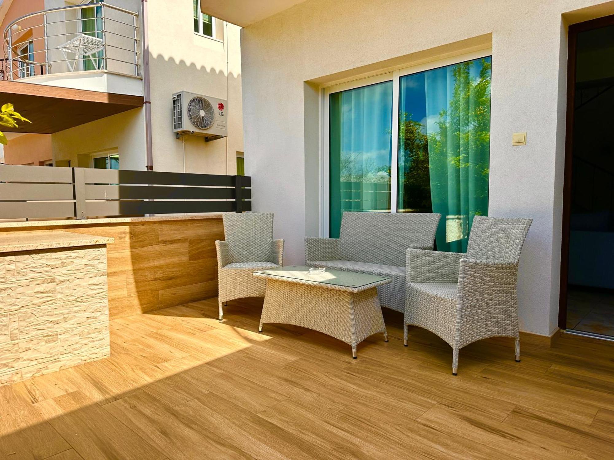 Nanas Vacation House Пафос Екстер'єр фото
